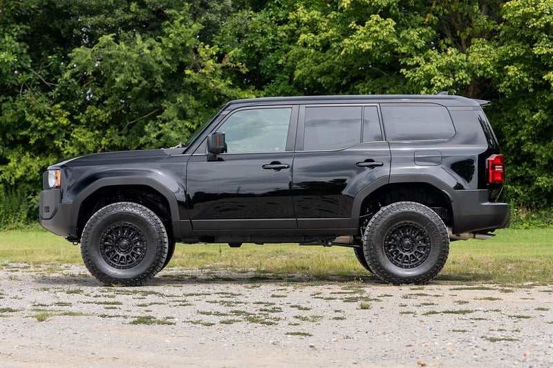 Rough Country 3.5" Lift Kit | 2024+ Toyota Land Cruiser