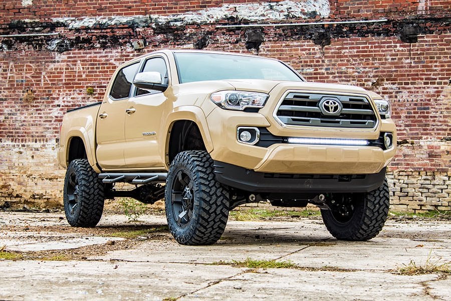Rough Country 6 Inch Lift Kit | Toyota Tacoma 2WD/4WD (2016-2023)